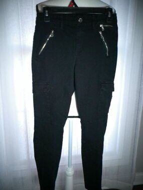 BLANK NYC Black Stretch Denim Cargo Jeans w/Pockets & Many Silver Zippers 27